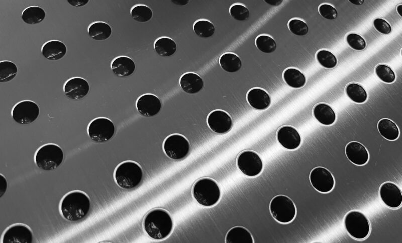 ステンレスとスチール(鉄鋼)の違いを解説 - 株式会社伊藤組